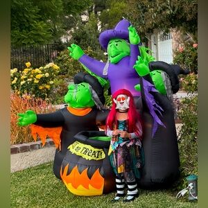 Children’s Sally Halloween costumes (size 5T-6T)